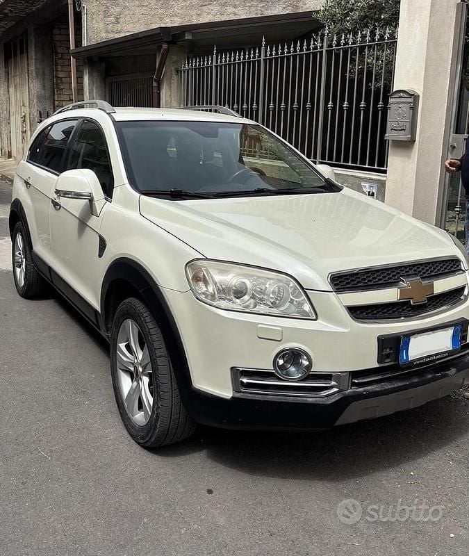 Usata Chevrolet Captiva 2010 Bianco SUV