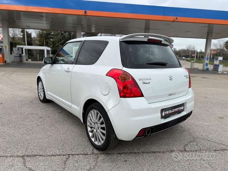 Usata Suzuki Swift GL 125 CV (91 kW) 2010 Bianco Utilitaria