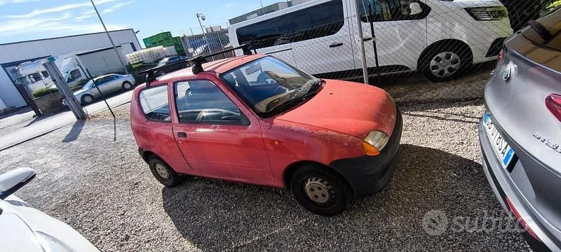 Usata Fiat 600 39 CV (28 kW) 2000 Rosso Utilitaria