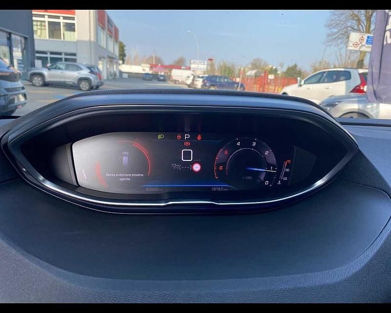 Usata Peugeot 3008 Allure 131 CV (96 kW) 2022 Grigio SUV