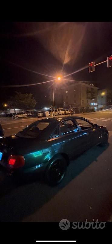 Usata Audi A4 101 CV (74 kW) 1995 Verde Berlina