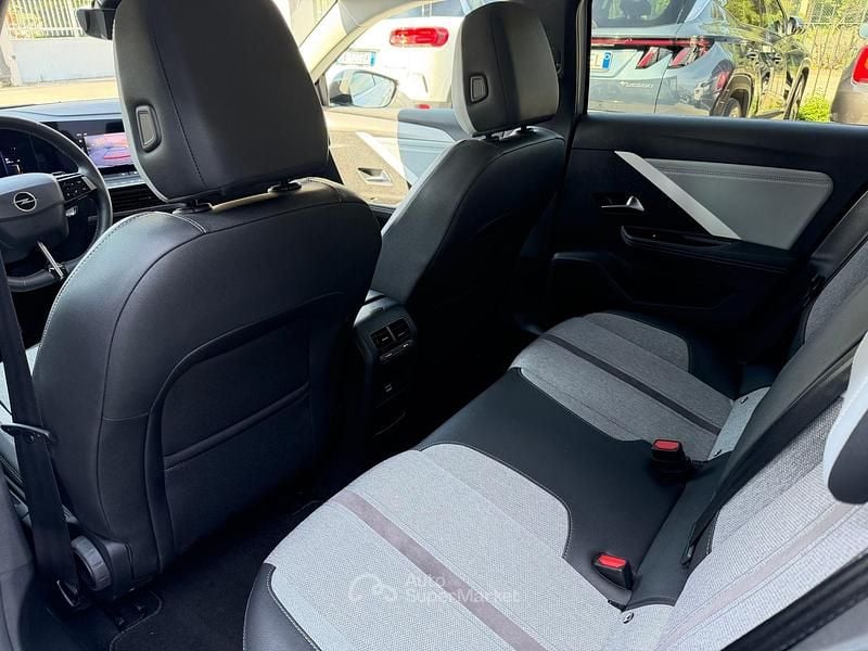 Usata Opel Astra S 131 CV (96 kW) 2025 Argento Berlina