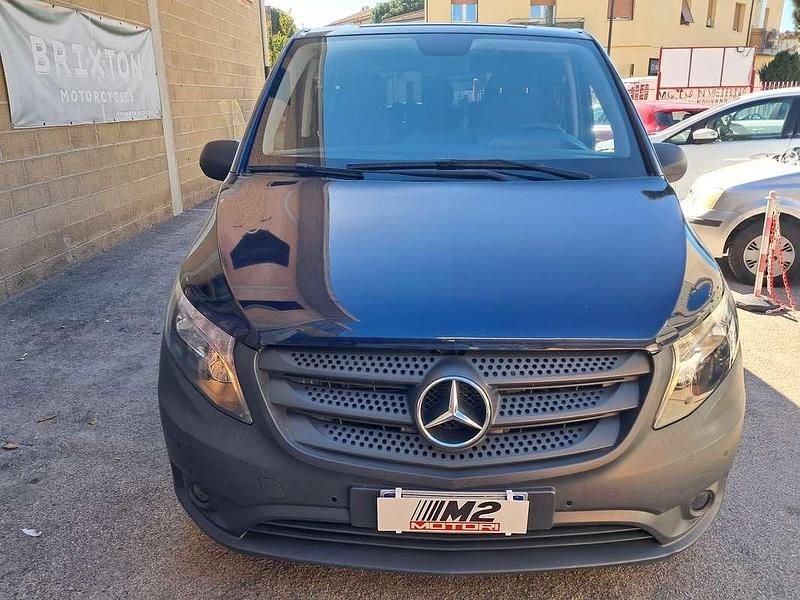 Blu/azzurro Usata 2019 Mercedes Vito Furgone | 24.500 € (Buon prezzo) - Immagine 1/4