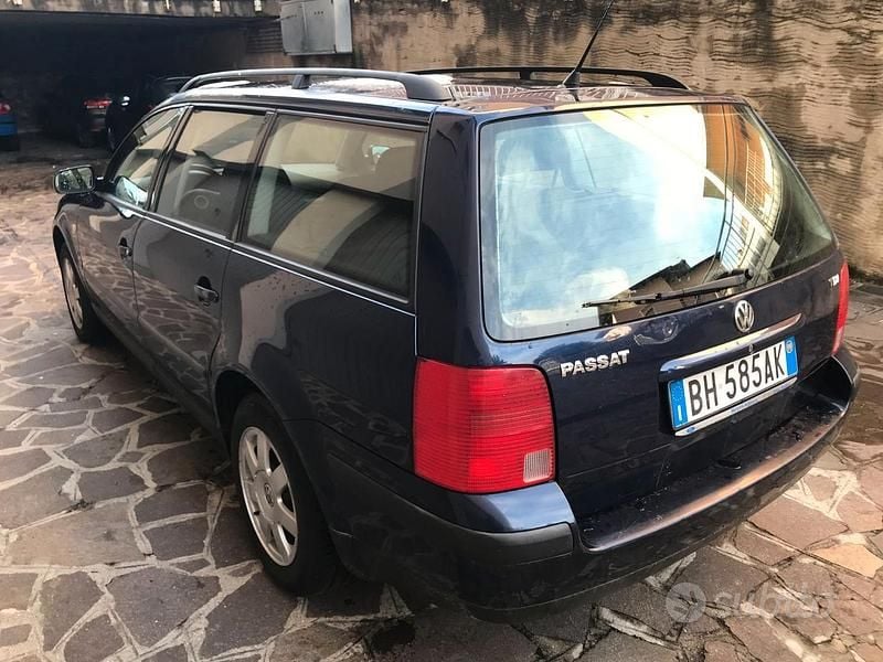 Usata VW Passat Highline 116 CV (85 kW) 1999 Blu Station wagon