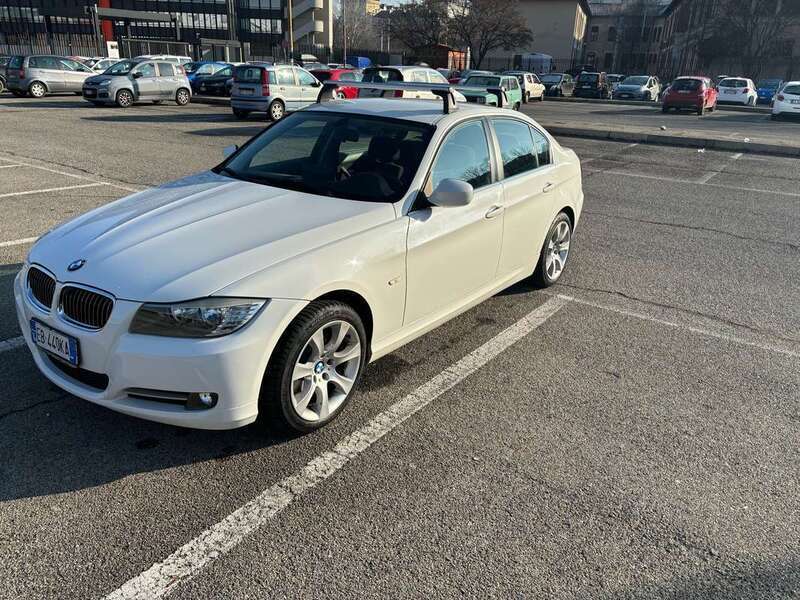 Usato 2010 BMW 318 2.0 Benzin 143 CV (8.500 €)