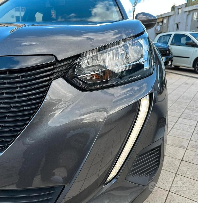 Usata Peugeot 2008 Active 110 CV (80 kW) 2021 Grigio SUV