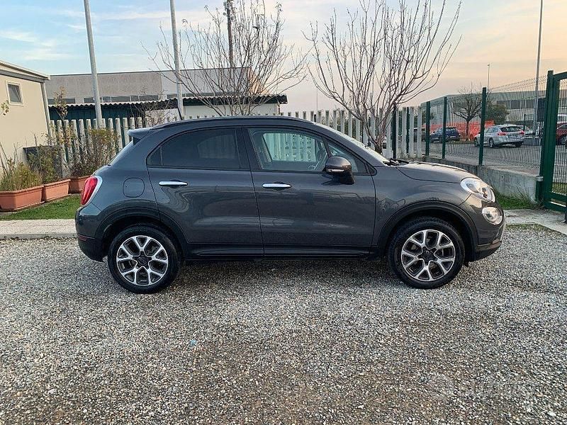 Usata Fiat 500X Cross Plus 140 CV (102 kW) 2016 Grigio scuro SUV