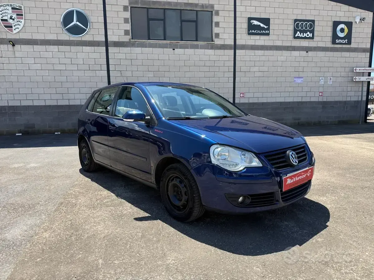 Usata VW Polo Comfortline 80 CV (58 kW) 2005 Blu Utilitaria