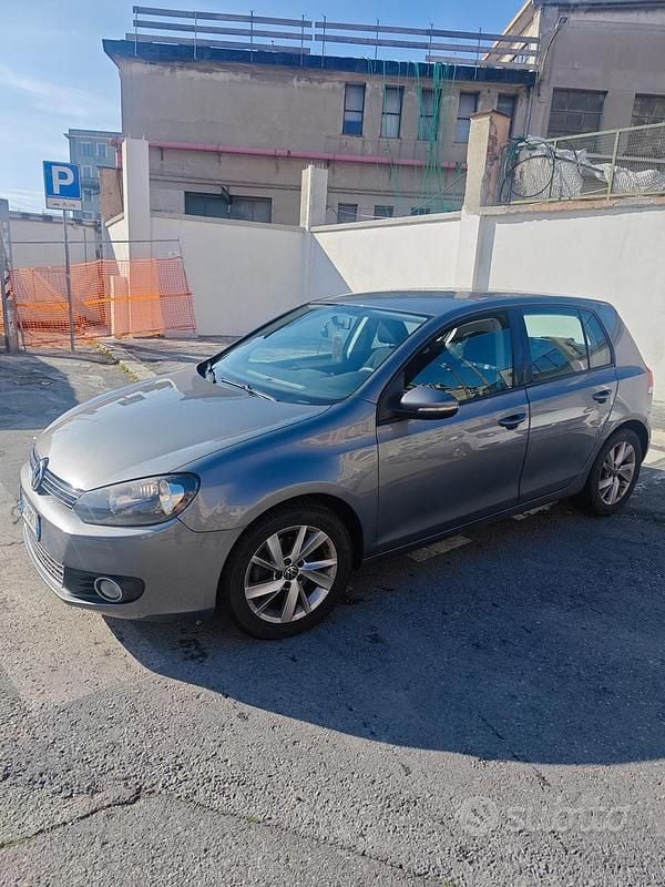 Usata VW Golf VI Highline 122 CV (89 kW) 2011 Grigio Utilitaria