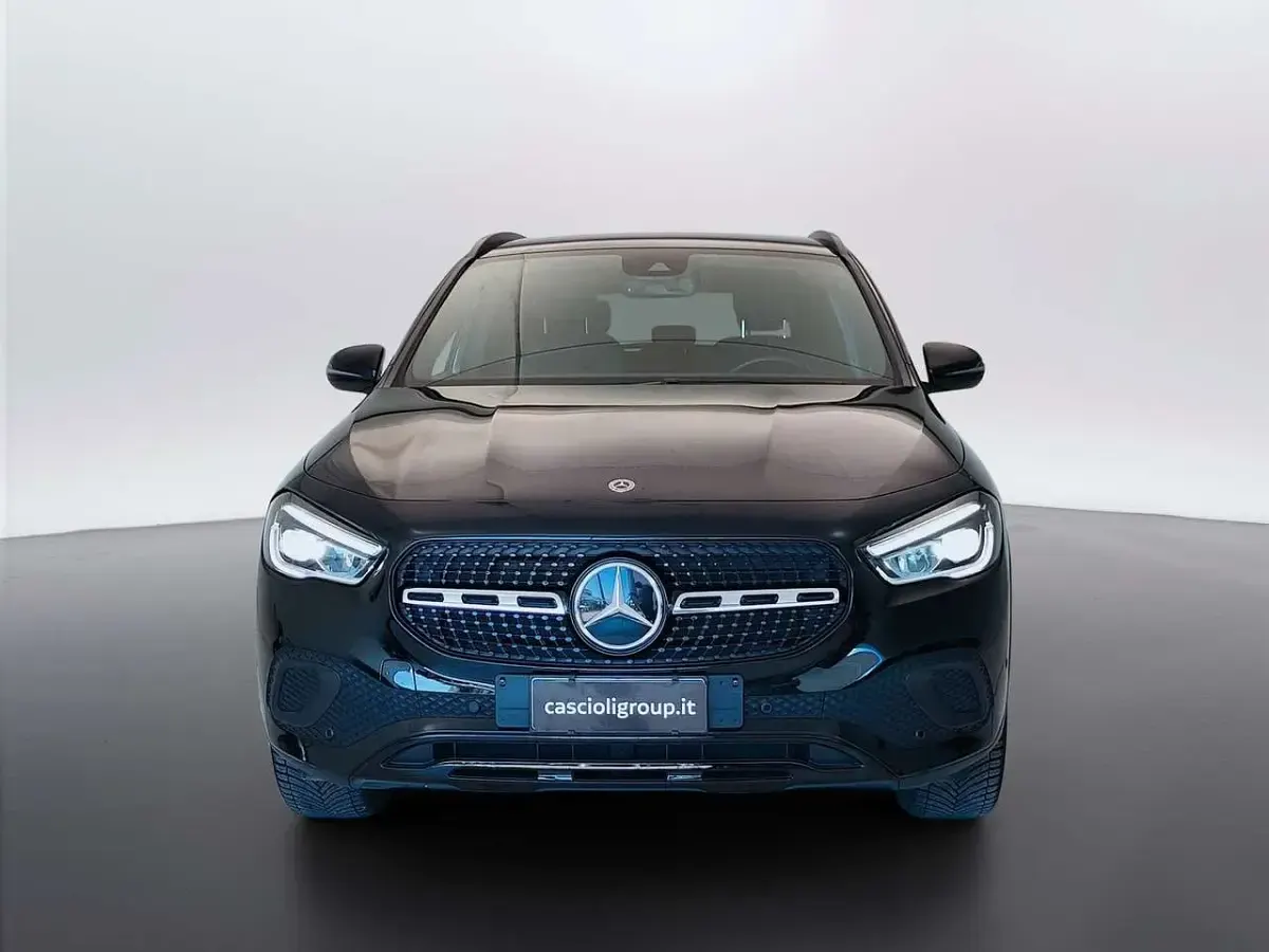 Usata Mercedes GLA200 150 CV (110 kW) 2020 Nero SUV