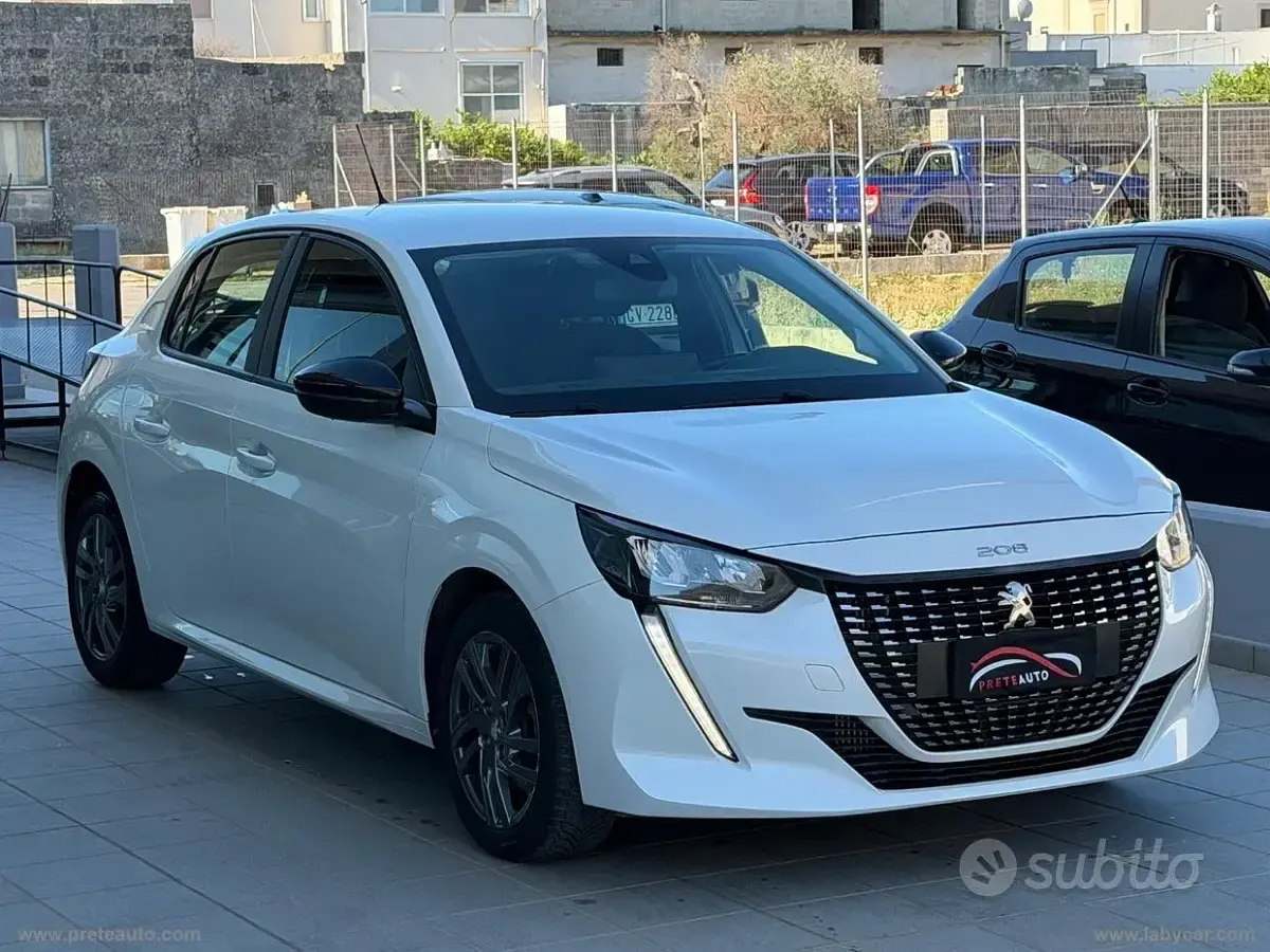 Usata Peugeot 208 Allure 102 CV (75 kW) 2022 Bianco Utilitaria