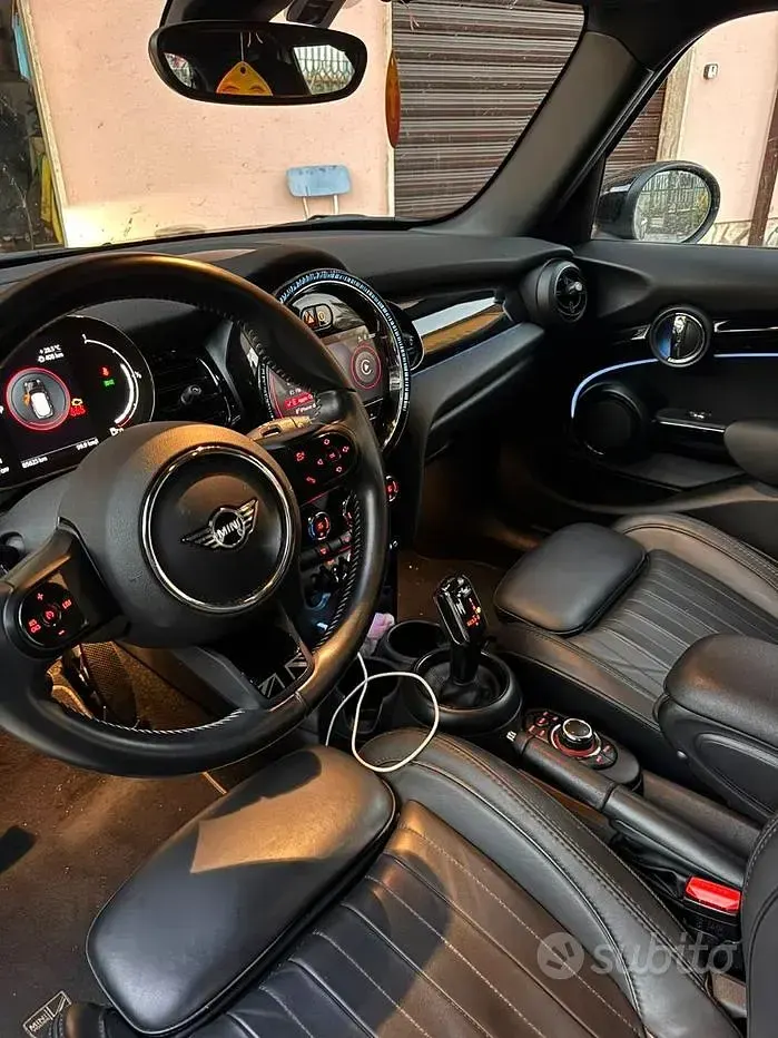 Usata Mini Cooper 136 CV (100 kW) 2022 Argento Utilitaria