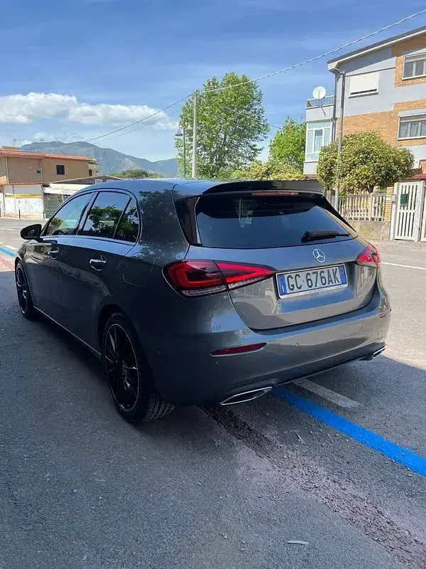 Usata Mercedes A180 116 CV (85 kW) 2020 Grigio Berlina