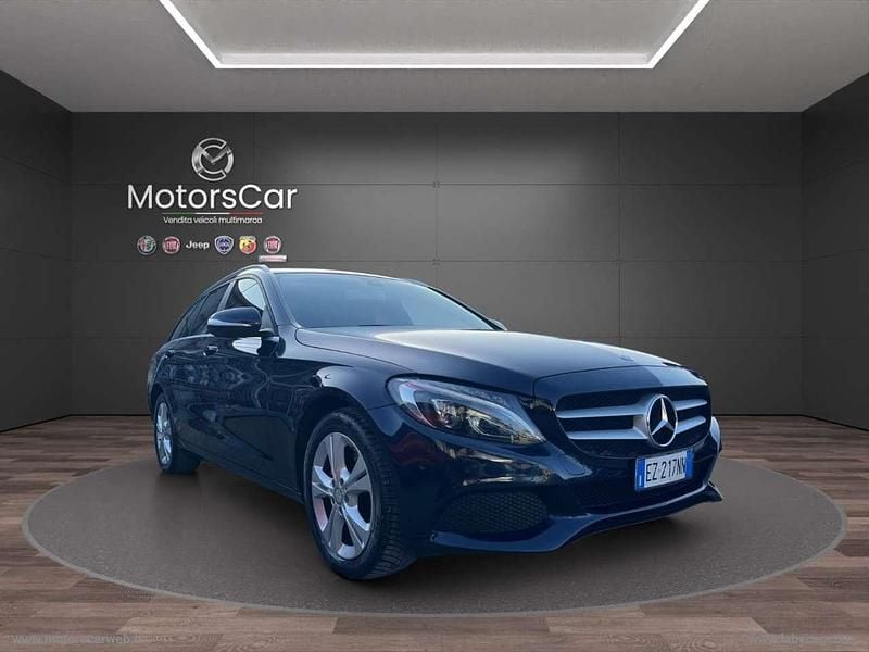 Usata Mercedes C180 170 CV (125 kW) 2015 Blu/azzurro Berlina