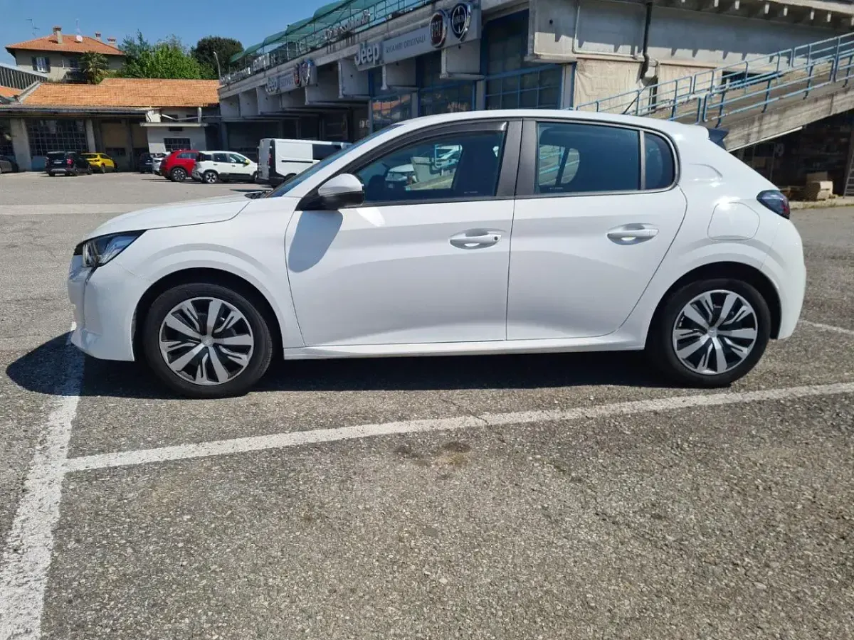 Usata Peugeot 208 Active 75 CV (55 kW) 2020 Bianco Utilitaria