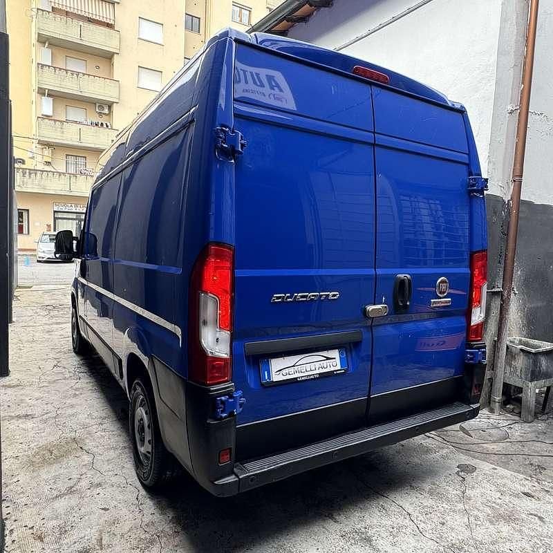 Usata Fiat Ducato 131 CV (96 kW) 2021 Blu/azzurro Furgone