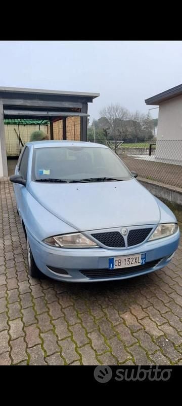 Usata Lancia Ypsilon 2002 Utilitaria