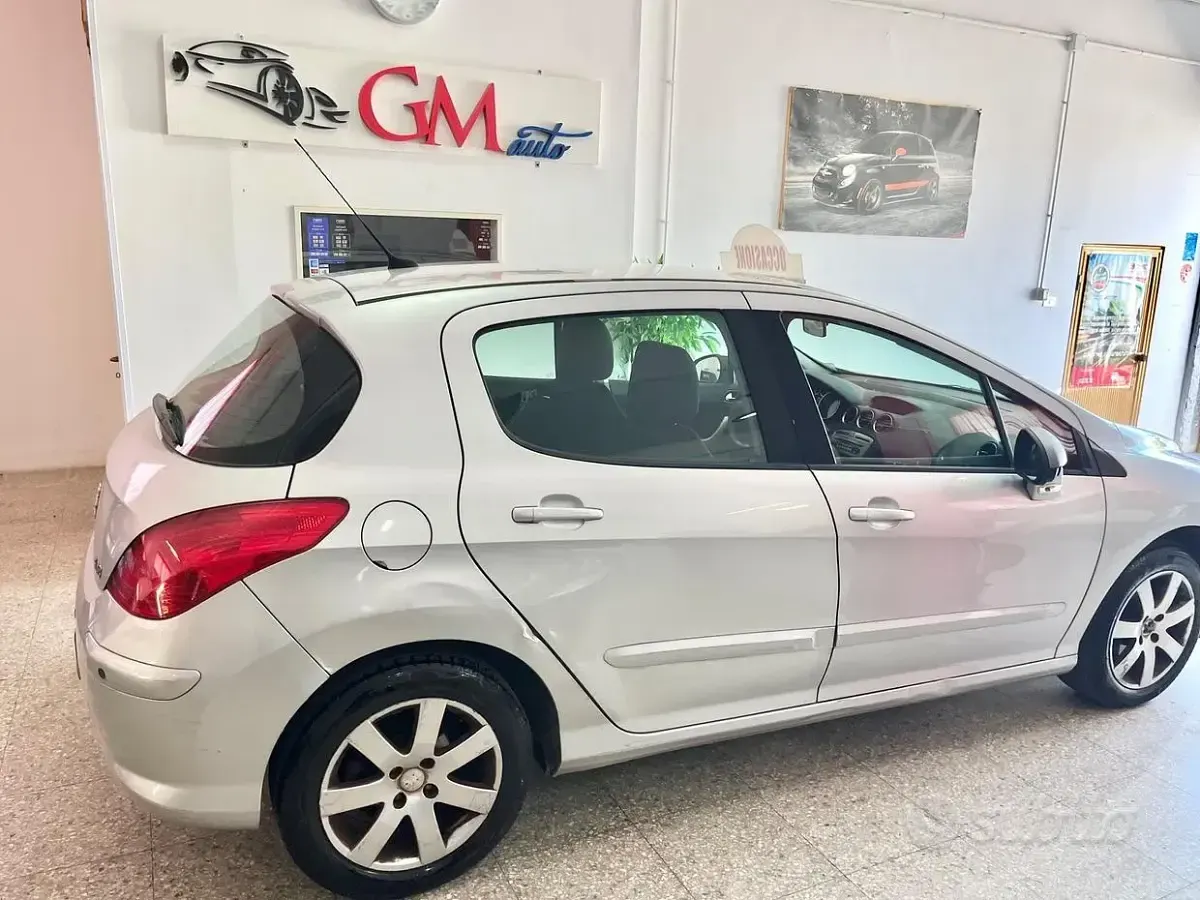 Usata Peugeot 308 Active 120 CV (88 kW) 2011 Grigio Berlina