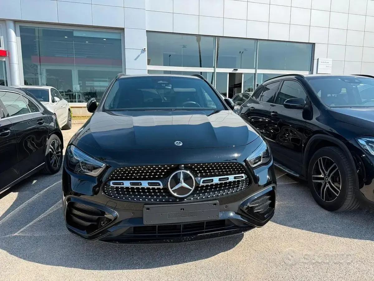 Usata Mercedes GLA200 AMG line 150 CV (110 kW) 2025 Nero SUV