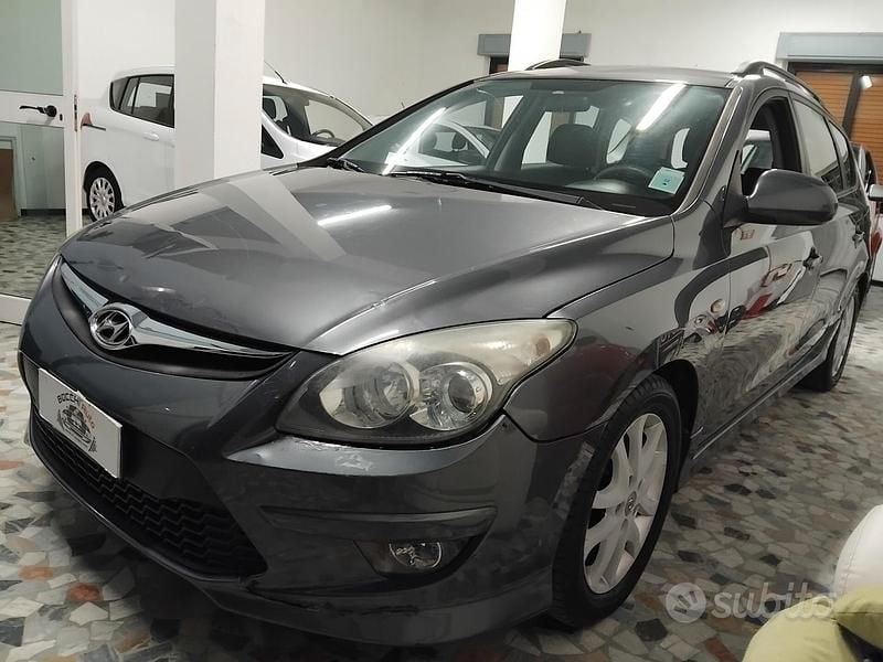 Usata Hyundai i30 Comfort 115 CV (84 kW) 2011 Grigio Station wagon