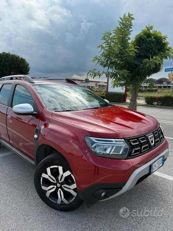 Usata Dacia Duster Prestige 101 CV (74 kW) 2022 Rosso SUV