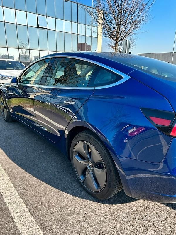 Usata Tesla Model 3 Long Range AWD 366 kW (498 CV) 2020 Blu Berlina