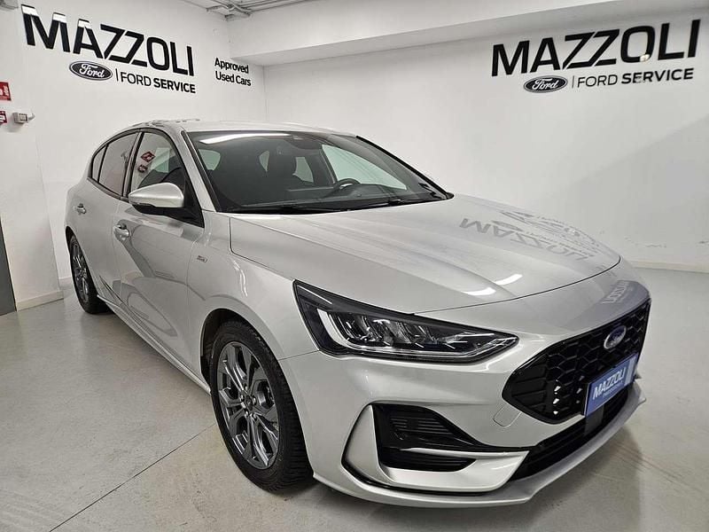 Argento Usata 2024 Ford Focus ST-Line Berlina | 21.900 € (Buon prezzo) - Immagine 1/4