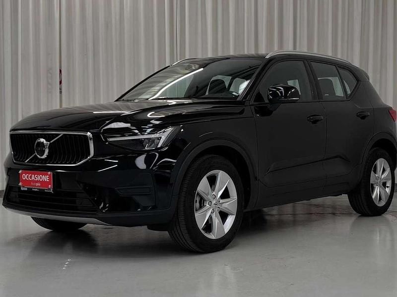 Usata Volvo XC40 Core 129 CV (94 kW) 2022 Nero solido SUV