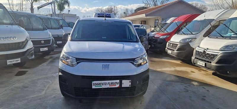 Usata Fiat Doblò 131 CV (96 kW) 2023 Bianco Monovolume