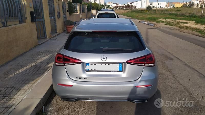 Usata Mercedes A180 136 CV (100 kW) 2020 Grigio Berlina