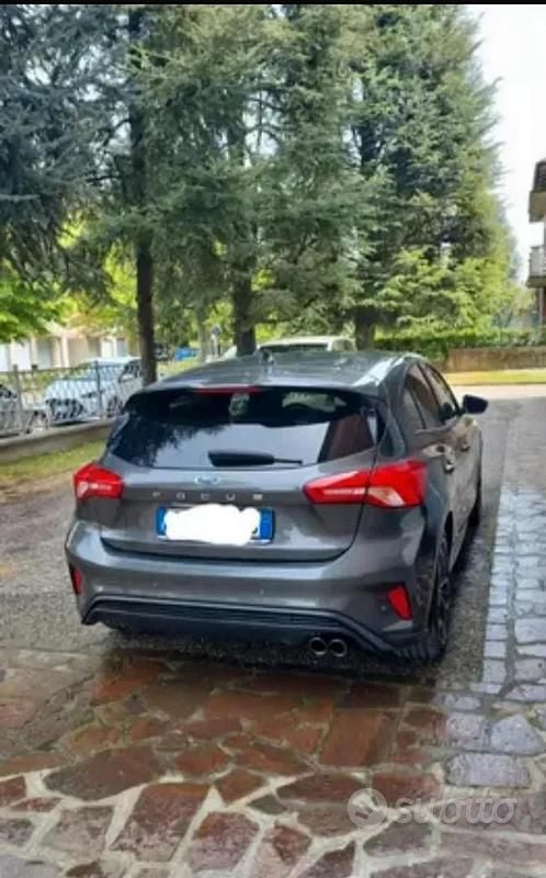 Usata Ford Focus ST-Line 120 CV (88 kW) 2018 Grigio Berlina