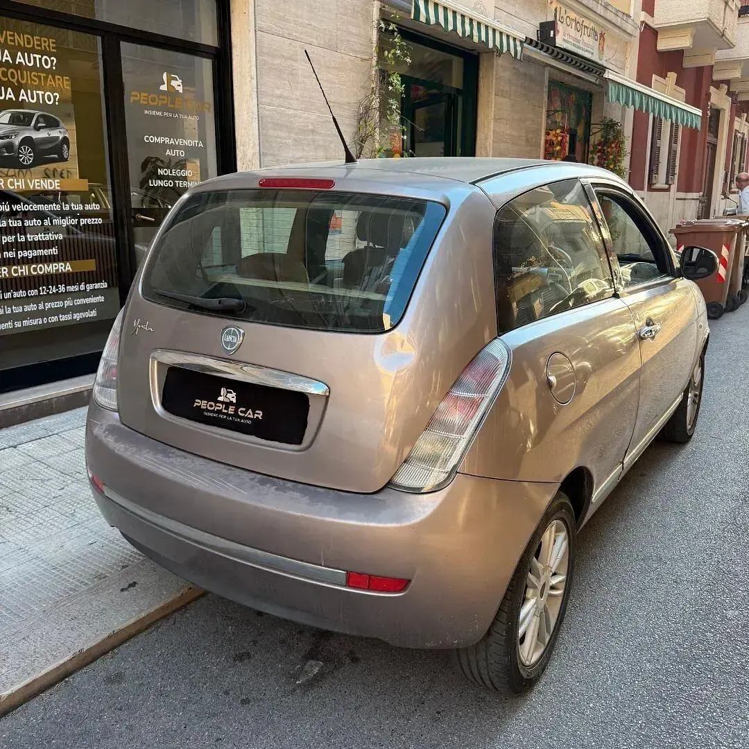 Usata Lancia Ypsilon 75 CV (55 kW) 2010 Marrone Utilitaria