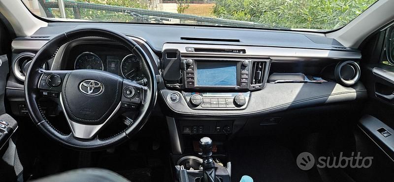 Usata Toyota RAV4 143 CV (105 kW) 2017 Bianco SUV
