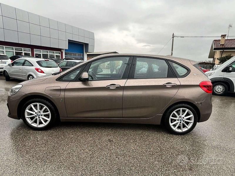 Usata BMW 225 Active Tourer iPerformance 136 CV (100 kW) 2018 Beige Monovolume