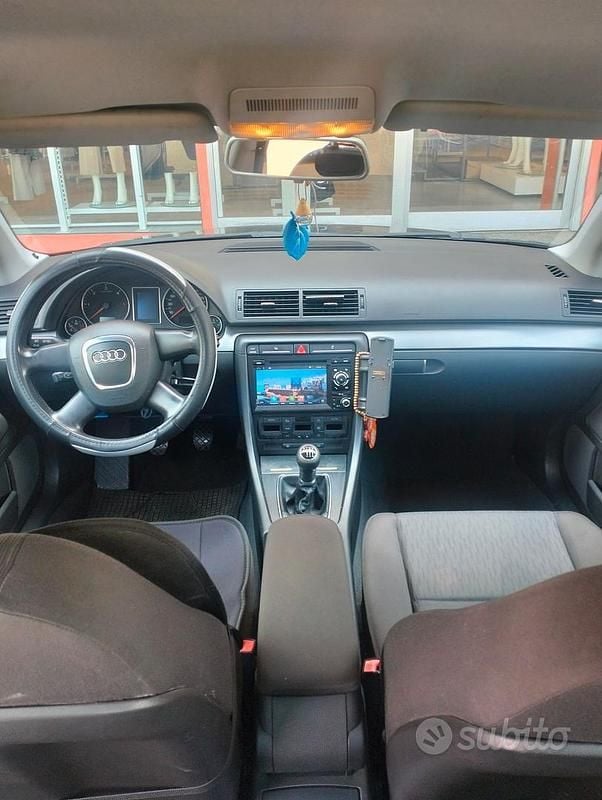 Nero Usata 2007 Audi A4 Ambiente Tre volumi | 3200 € (Buon prezzo) - Immagine 1/4