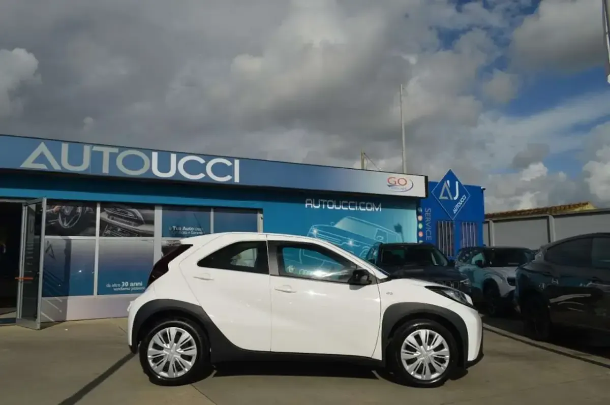 Usata Toyota Aygo X Active 72 CV (52 kW) 2025 Superwhite SUV