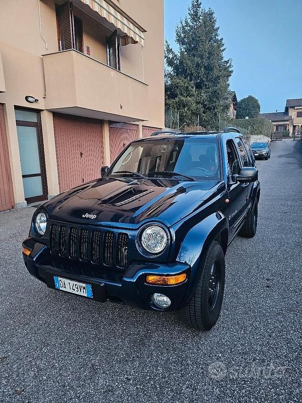 Usata Jeep Cherokee Limited 211 CV (155 kW) 2003 Blu SUV