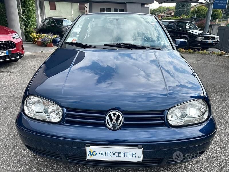 Usata VW Golf Cabriolet Highline 101 CV (74 kW) 1998 Blu/azzurro Cabrio