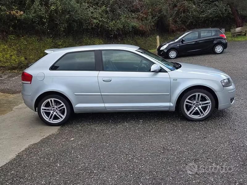 Usata Audi A3 Ambition 105 CV (77 kW) 2006 Grigio Utilitaria