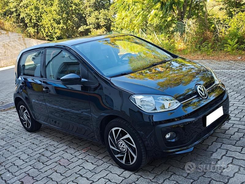 Usata VW up! Move 60 CV (44 kW) 2019 Nero Utilitaria