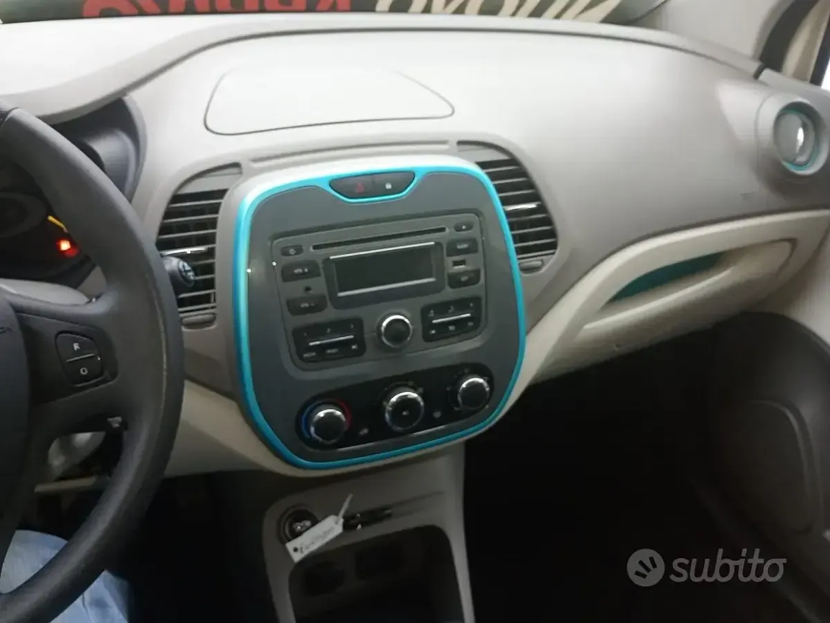 Usata Renault Captur 90 CV (66 kW) 2014 Beige SUV