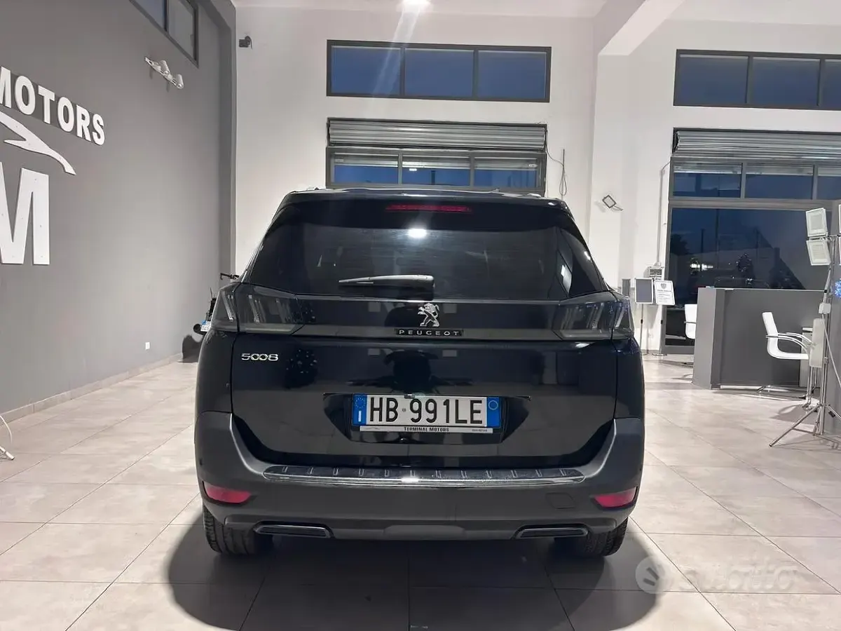 Usata Peugeot 5008 Allure 131 CV (96 kW) 2024 Nero SUV