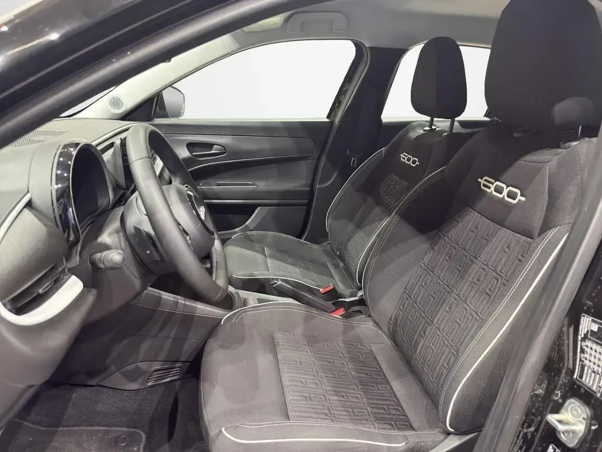 Usata Fiat 600 101 CV (74 kW) 2024 Nero SUV