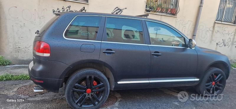 Usata VW Touareg 224 CV (164 kW) 2007 Nero SUV