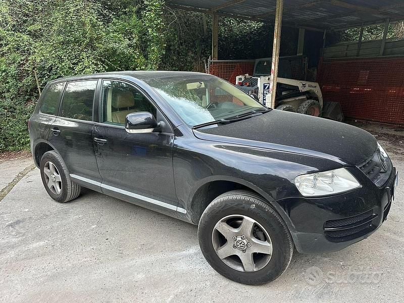 Usata VW Touareg 174 CV (127 kW) 2005 Nero SUV