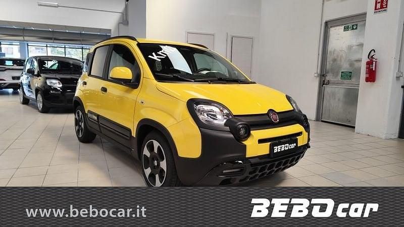 Nuova Fiat Panda Cross 69 CV (50 kW) 2025 Giallo Berlina