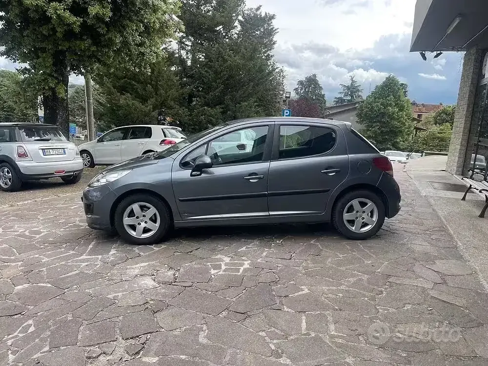Occasion Peugeot 207 68 ch (50 kW) 2010 Gris Berline