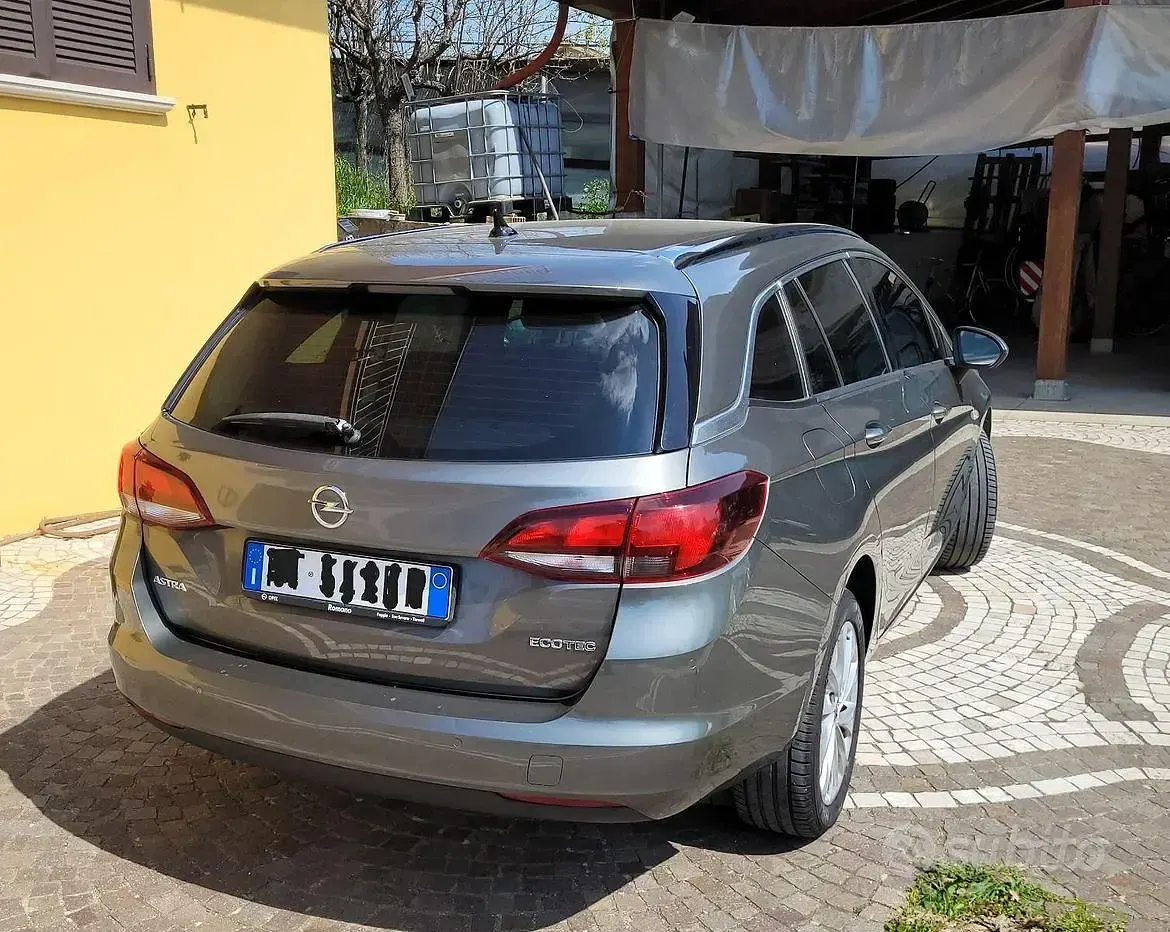 Usata Opel Astra 110 CV (80 kW) 2019 Marrone Station wagon