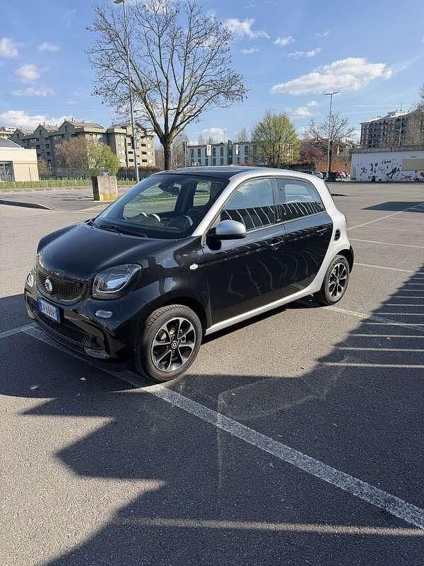 Usata Smart ForFour Passion 71 CV (52 kW) 2015 Nero Utilitaria