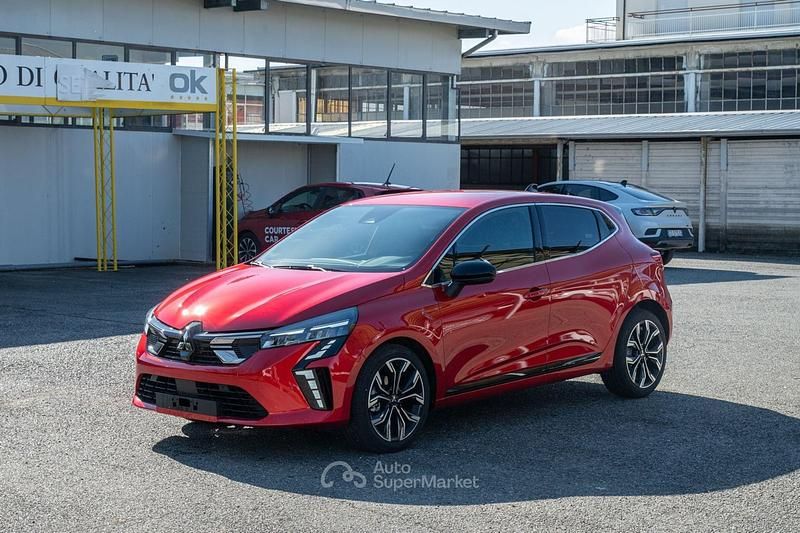 Bianco Usata 2024 Mitsubishi Colt Invite Tre volumi | 18.450 € - Immagine 1/4